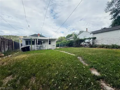 825 Canyon Street Yard