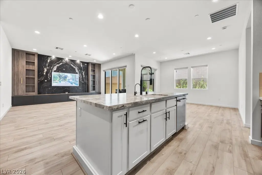 8971 Coastal Oaks Street, Las Vegas, NV 89166