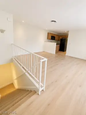 1467 Lorilyn Avenue 4 Living Room