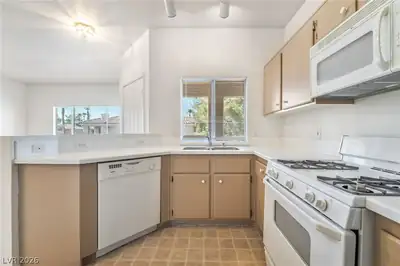251 South Green Valley Parkway 3921 Kitchen