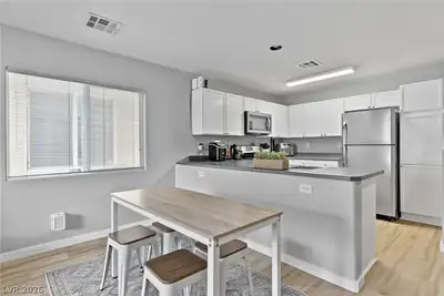 9052 Tailor Made Avenue, Las Vegas, NV 89149 