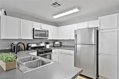 9052 Tailor Made Avenue, Las Vegas, NV 89149 