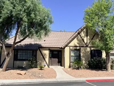 3940 Edgemoor Way Las Vegas, NV 89121
