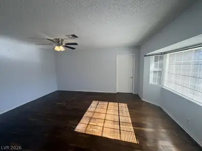 3940 Edgemoor Way, Las Vegas, NV 89121 Living Room