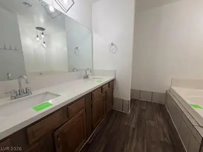 3940 Edgemoor Way, Las Vegas, NV 89121 Bathroom