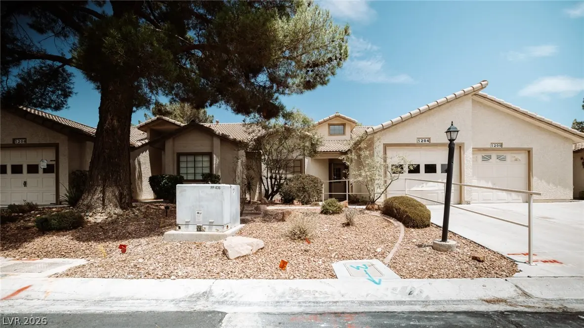 5204 Las Cruces Drive