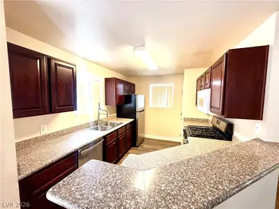 2801 North RAINBOW BL Boulevard 179 Kitchen