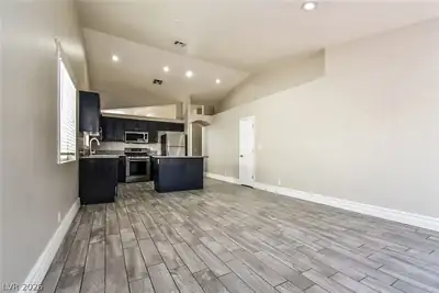 4611 Chestnut Blaze Drive, North Las Vegas, NV 89032 Kitchen