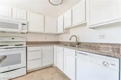 4360 Sandy River Drive 31 Kitchen