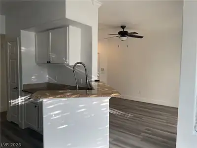 4400 South Jones Boulevard 1063 Kitchen