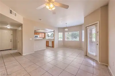 833 Aspen Peak Loop 1711 Living Room