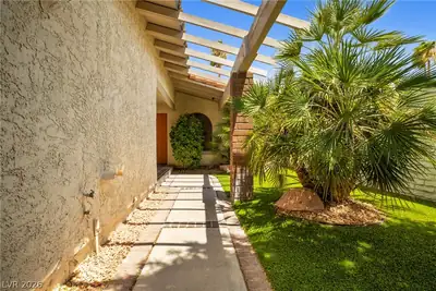 1913 Plaza Del Dios, Las Vegas, NV 89102 
