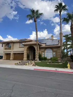 8728 Castle Hill Avenue Las Vegas, NV 89129
