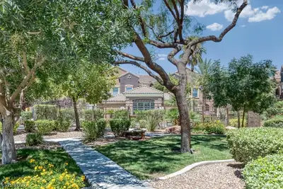 3975 North Hualapai Way 264 Yard