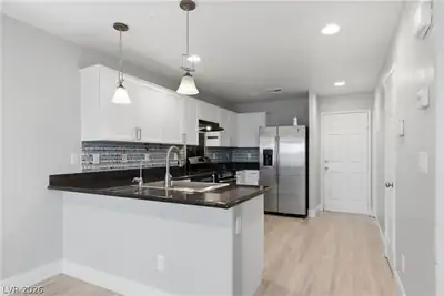 8910 Marble Light Avenue, Las Vegas, NV 89178 Kitchen