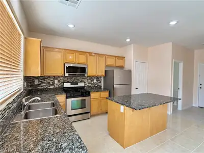 6729 Sea Swallow Street, North Las Vegas, NV 89084 Kitchen