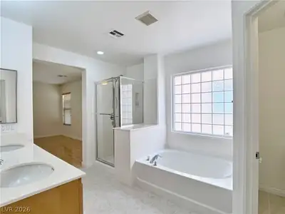 6729 Sea Swallow Street, North Las Vegas, NV 89084 Primary Bathroom