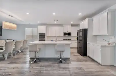10124 Skye Saddle Avenue Kitchen