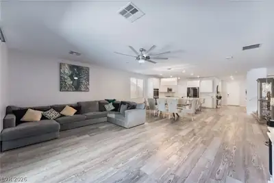 10124 Skye Saddle Avenue Living Room