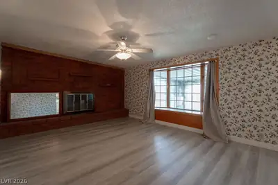 5185 Sun Valley Drive, Las Vegas, NV 89122 Living Room