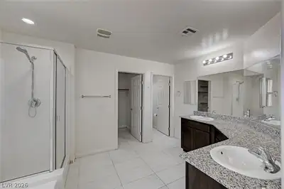 4620 High Anchor Street, Las Vegas, NV 89121 Primary Bathroom