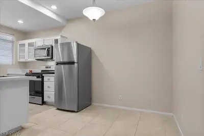 2201 Ramsgate Drive 818 Dining Area