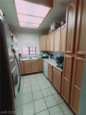 1407 Santa Margarita Street A Kitchen