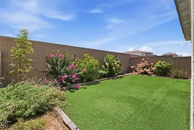 4423 Frias Falls Avenue, Las Vegas, NV 89141 Yard