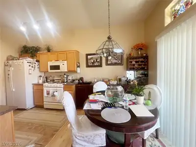 2305 West Horizon Ridge Parkway 1613 Kitchen