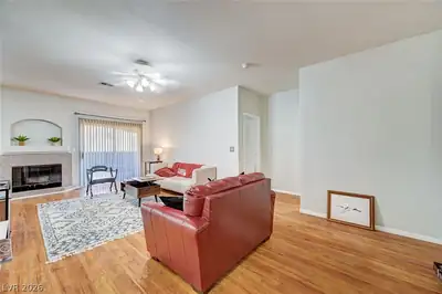 1604 Cardinal Bluff Drive 202 Living Room