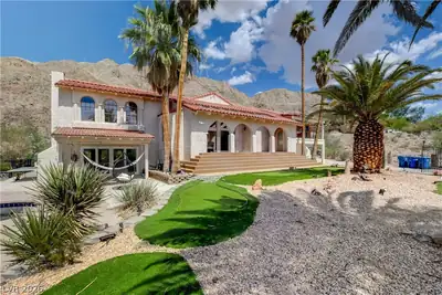 672 Los Feliz Street Las Vegas, NV 89110