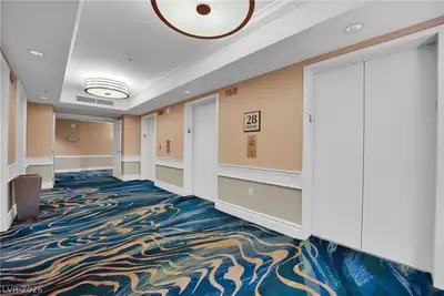 135 East Harmon Avenue 2814 Hallway