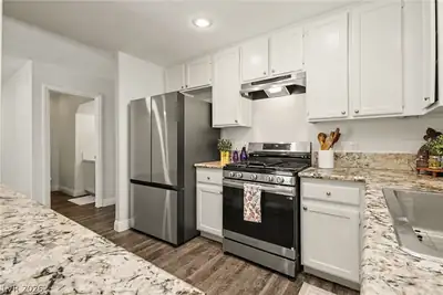 1100 Milpas Lane, Las Vegas, NV 89134 Kitchen