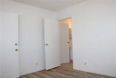 1212A Phillips Avenue A Bedroom