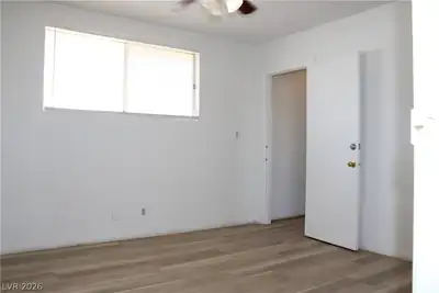 1212A Phillips Avenue A Bedroom