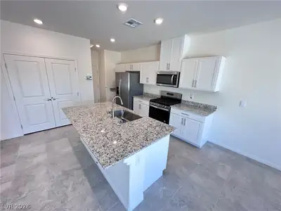 7731 Moore Creek Lane, North Las Vegas, NV 89084 Kitchen