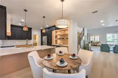 1912 Summer Pine Court 103 