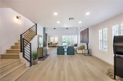 1912 Summer Pine Court 103 