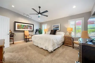 5421 Desert Paradise Drive Bedroom