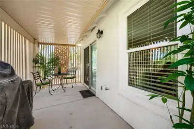 5421 Desert Paradise Drive Patio