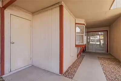 441 North Lamb Boulevard C Entrance Foyer