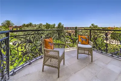9101 Alta Drive 12 Patio