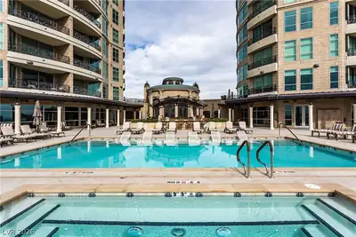9101 Alta Drive 12 Pool