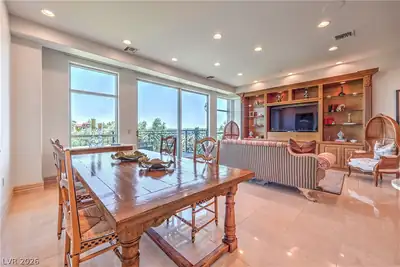 9101 Alta Drive 12 Living Room