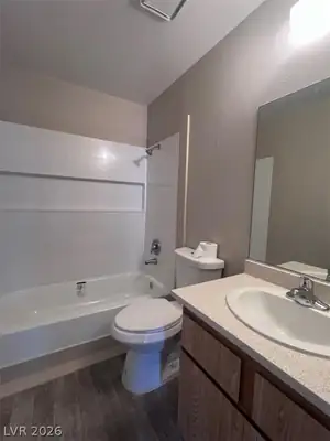 1963 Dwarf Star Drive 2018 Bathroom