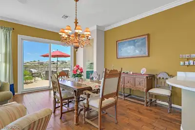 2808 Foxtail Creek Avenue Dining Area