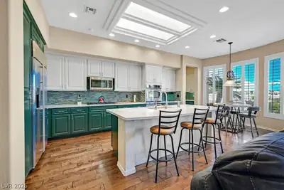 2808 Foxtail Creek Avenue Kitchen