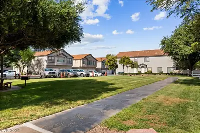 6366 Lorne Green Avenue 101 Yard
