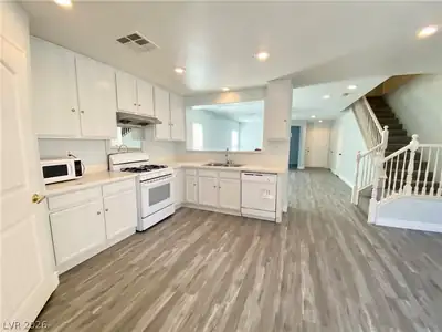 3340 Century Plant Street, Las Vegas, NV 89117 Kitchen