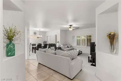 2625 Langford Avenue Living Room